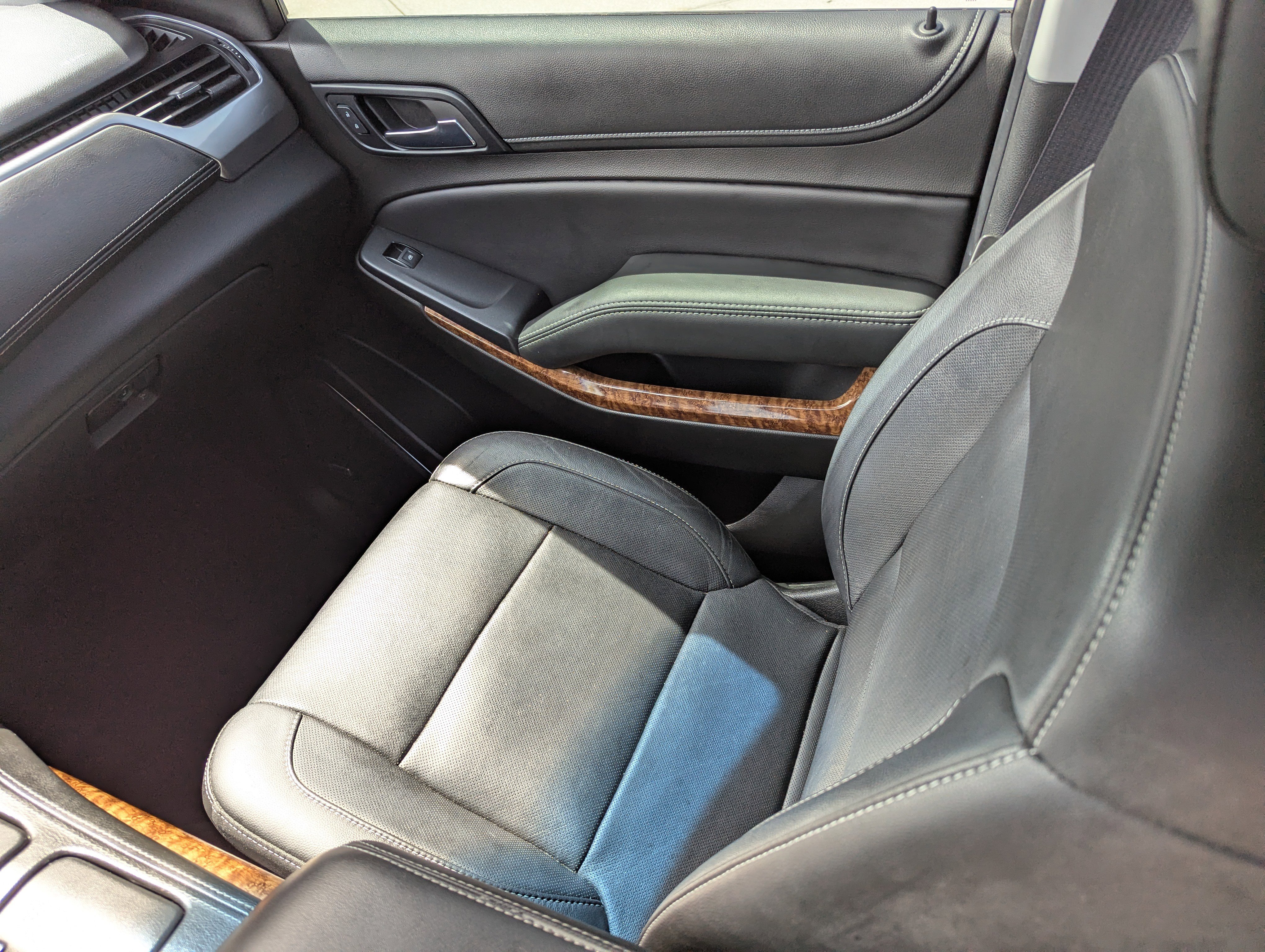 Used 2017 Chevrolet Tahoe Premier RWD image 16