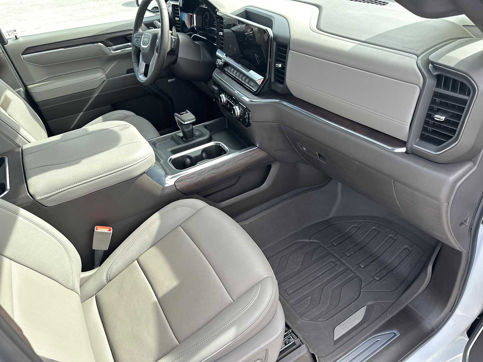 Used 2024 GMC Sierra 1500 SLT w/ SLT Premium Plus Package image 31