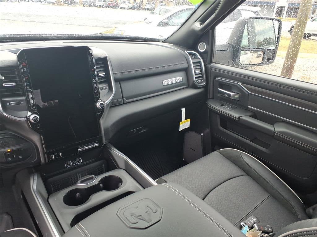 New 2026 RAM 2500 Laramie AWD/4WD image 13