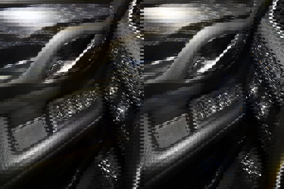 Used 2021 GMC Yukon Denali w/ Denali Premium Package image 31