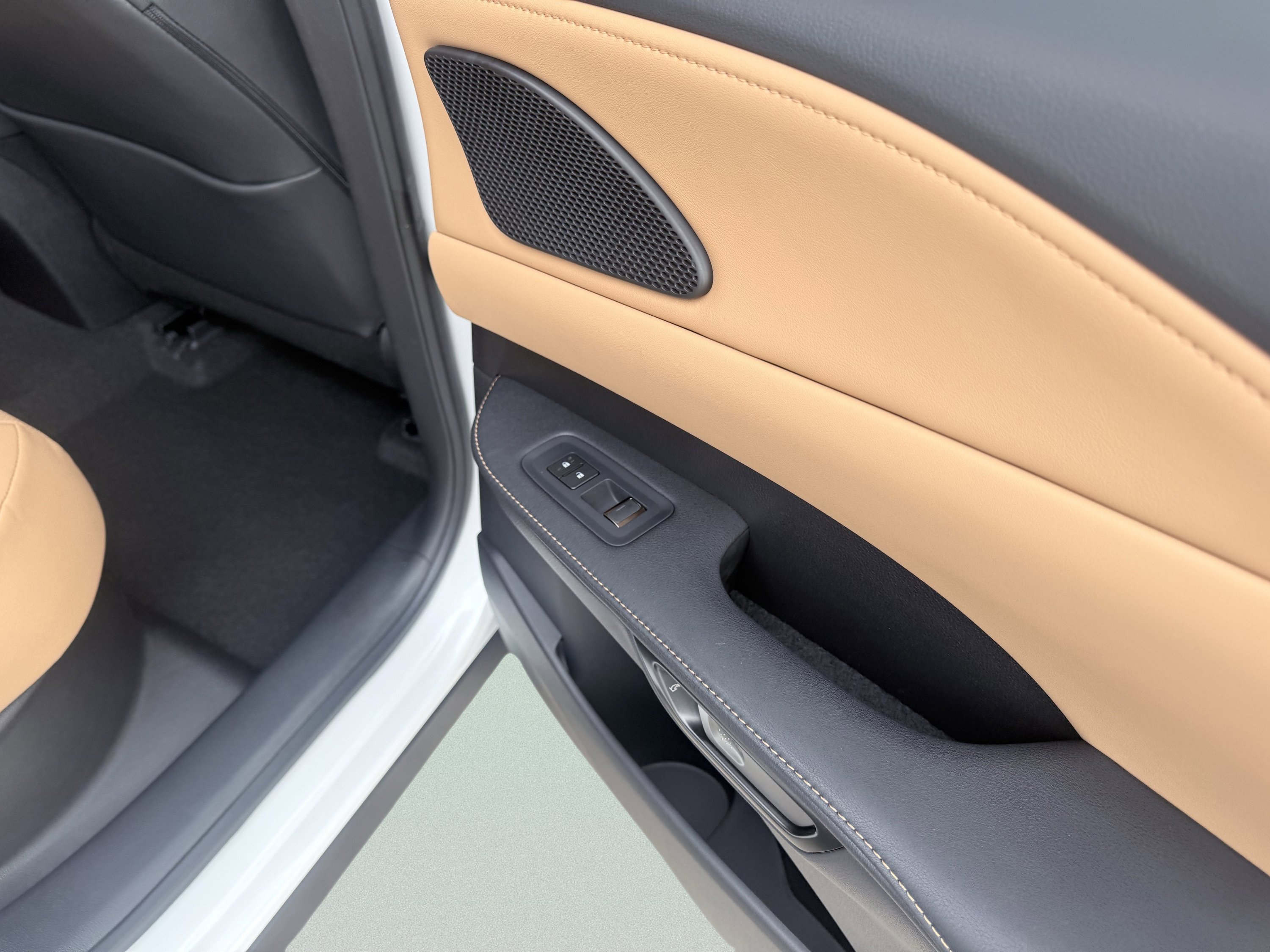 Used 2026 Lexus RX 350 FWD w/ Cold Area Package image 39