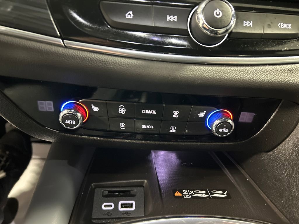 Used 2024 Buick Enclave Essence w/ Sport Touring Edition image 19