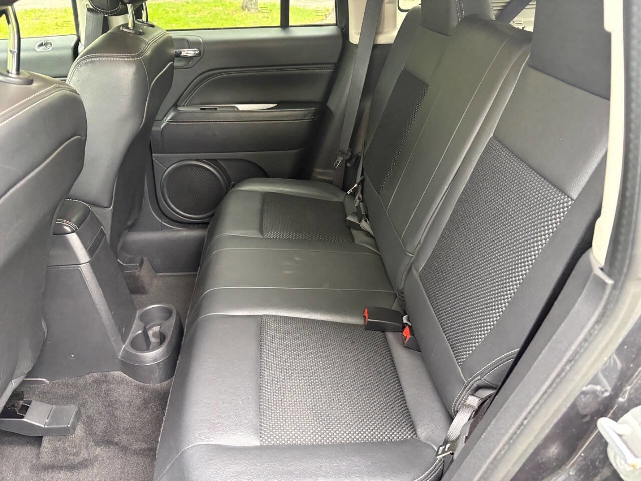 Used 2014 Jeep Compass Latitude w/ Sun/Sound Group AWD/4WD image 16