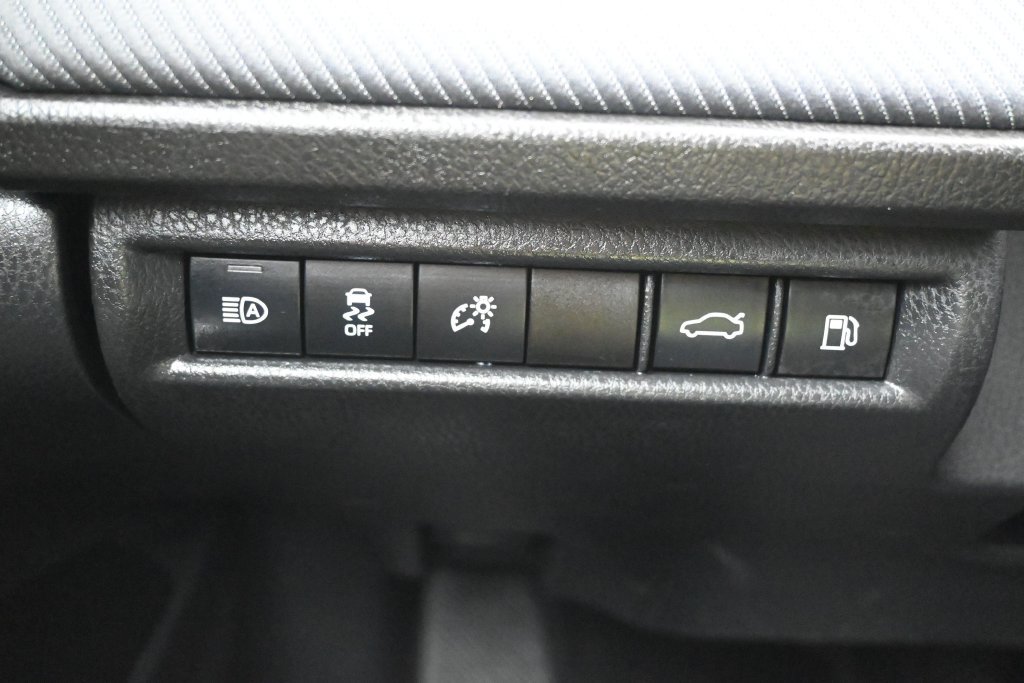 Used 2025 Toyota Camry SE w/ Convenience Package FWD image 19
