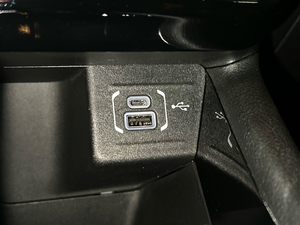 Used 2022 Jeep Compass Limited image 30