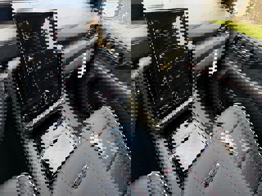 New 2026 GMC Yukon XL AT4 Ultimate w/ LPO, Floor Liner Package image 31