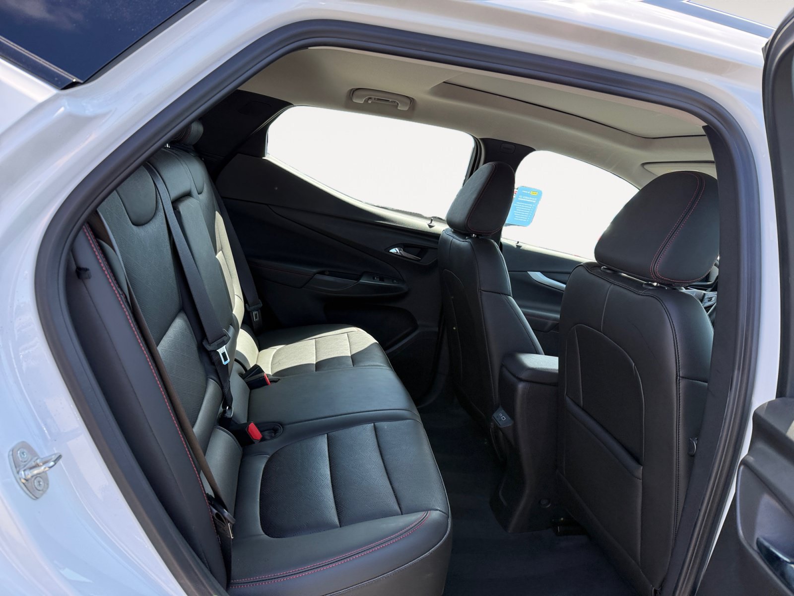Used 2023 Chevrolet Bolt EUV Premier w/ Sun & Sound Package FWD image 18