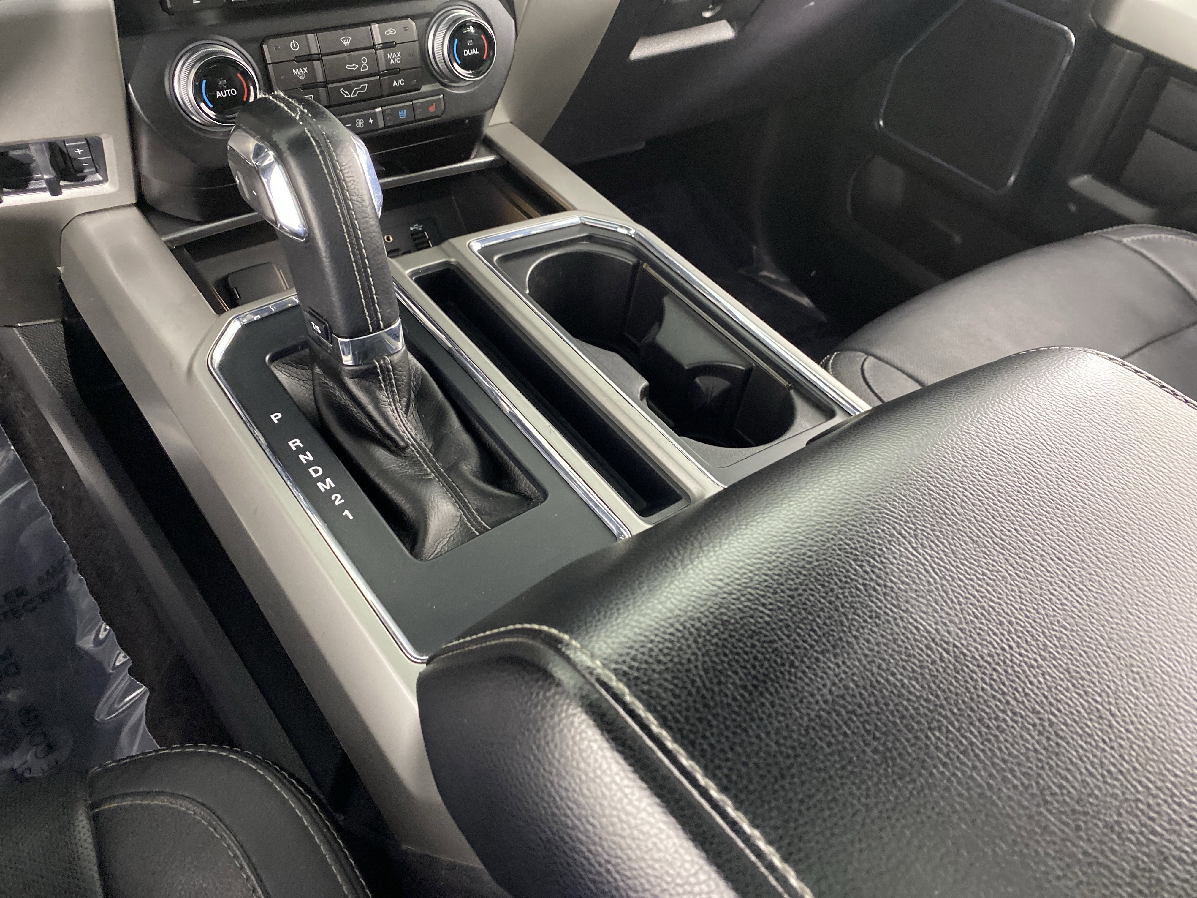 Used 2015 Ford F150 Lariat w/ Equipment Group 501A Mid image 36