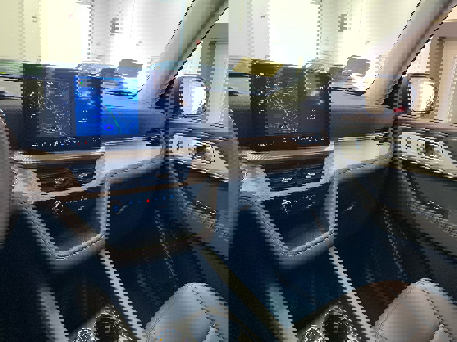 New 2026 Ford Explorer Active w/ Active Comfort Package image 15