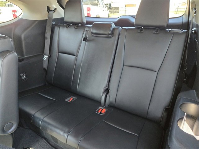 Used 2023 Toyota Highlander XLE image 12