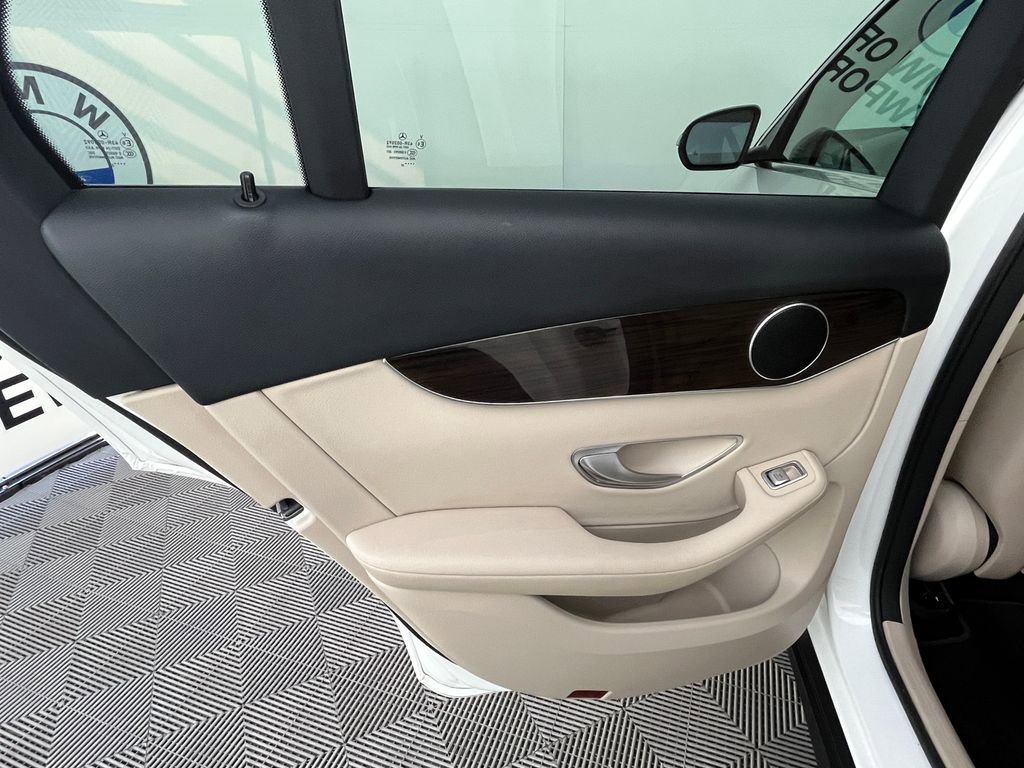 Used 2022 Mercedes-Benz GLC 300 image 23