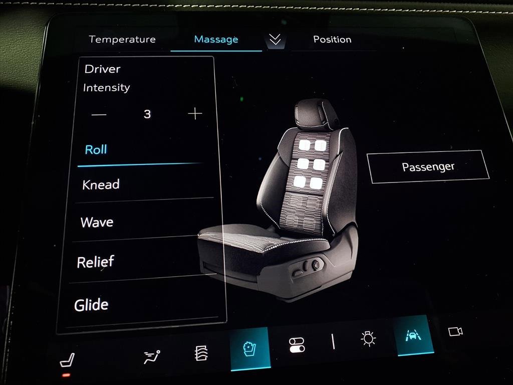 Used 2025 Cadillac Escalade ESV Sport Platinum image 14