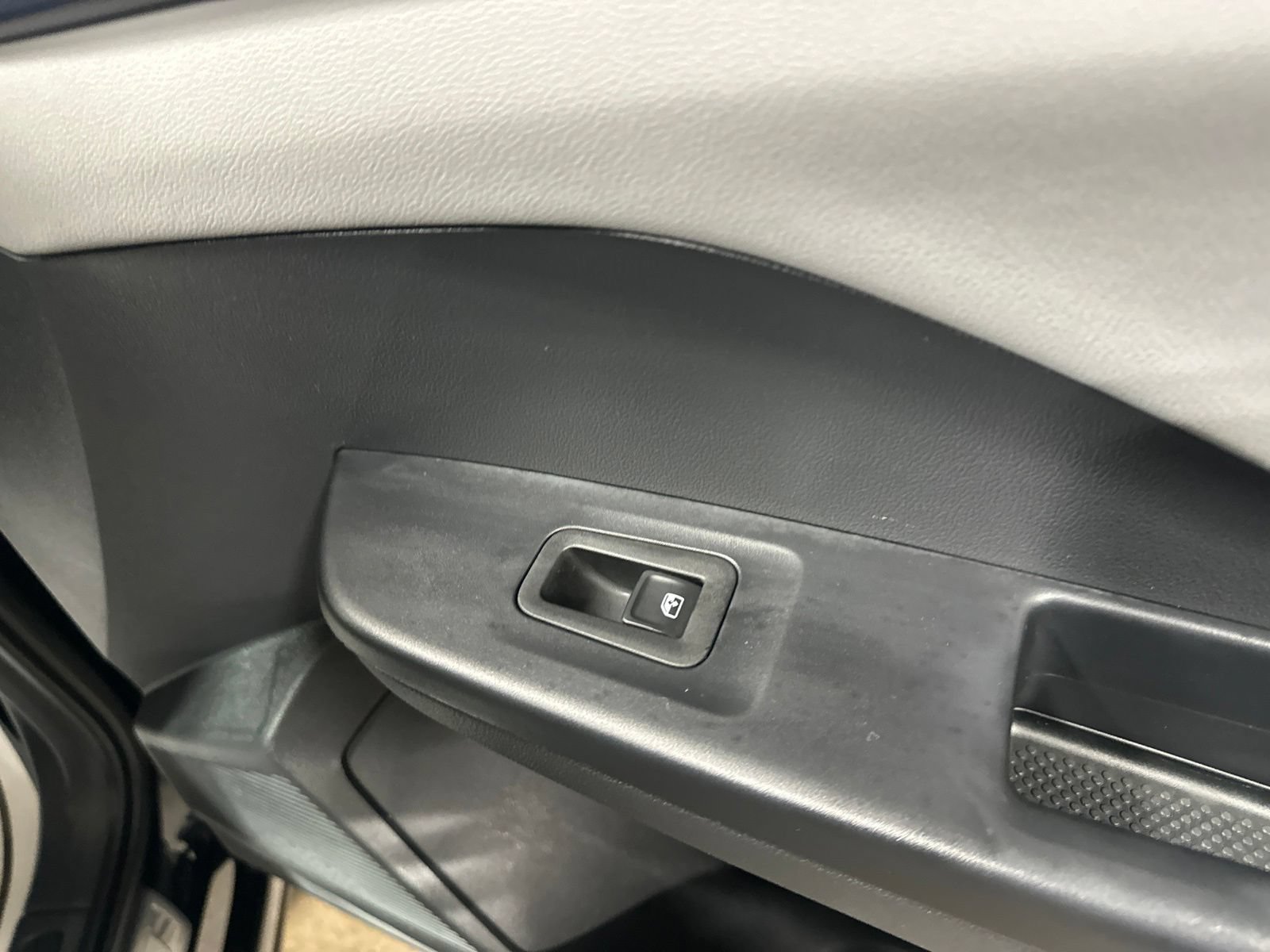 Certified 2023 Volkswagen Taos SE AWD/4WD image 38