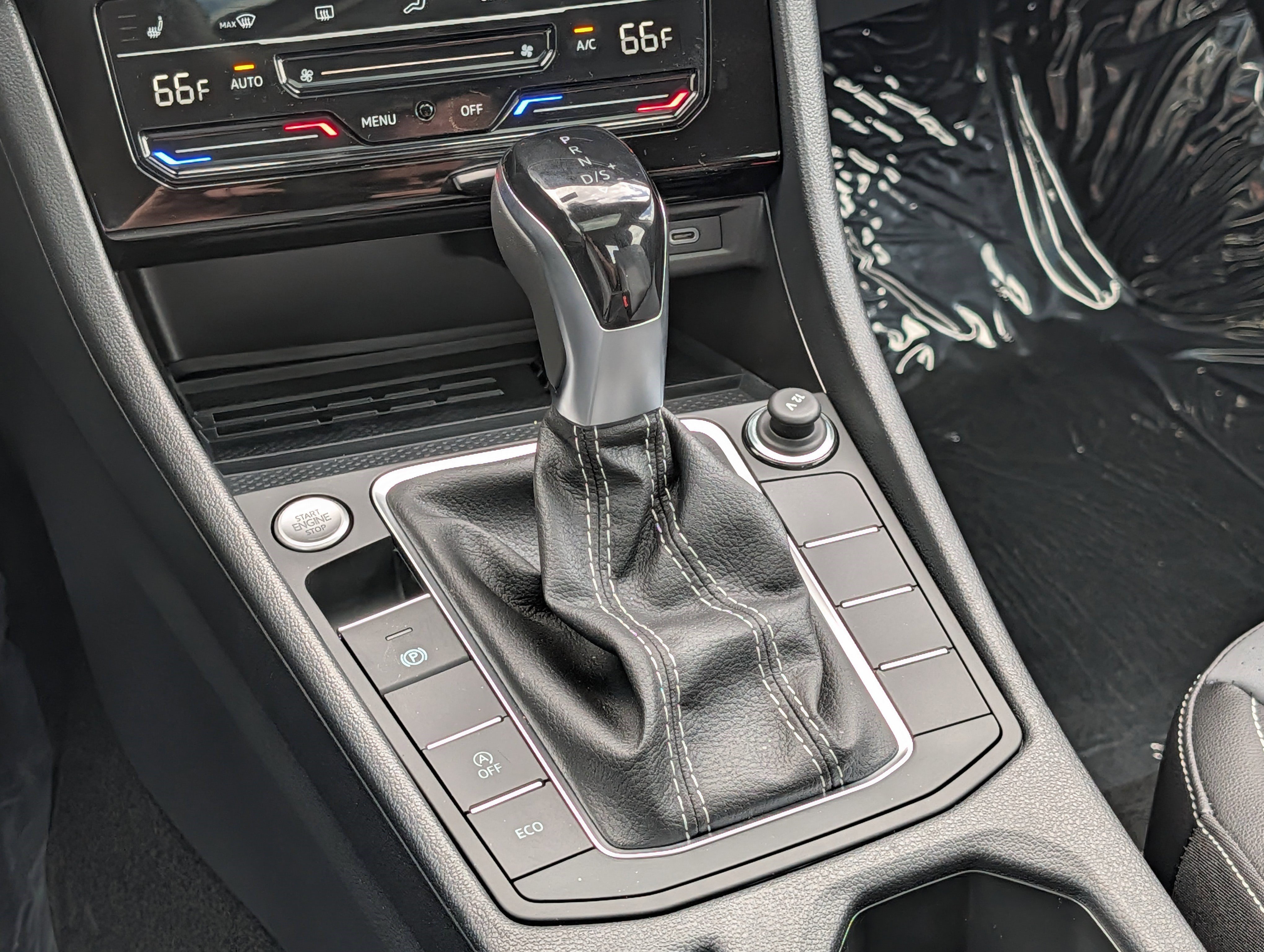 New 2026 Volkswagen Jetta SE FWD image 11