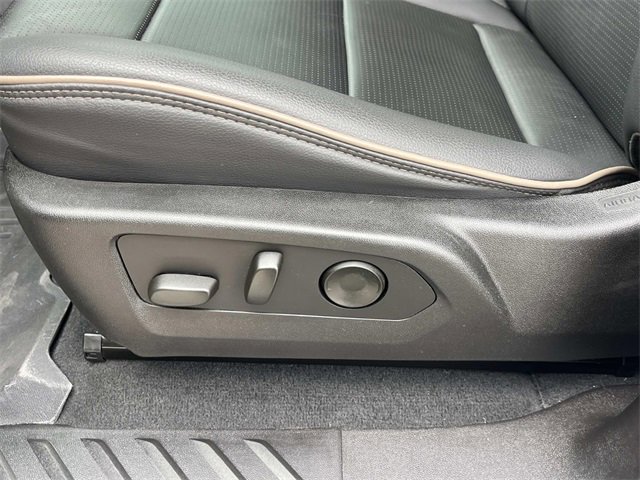 Used 2024 GMC Canyon Denali image 24