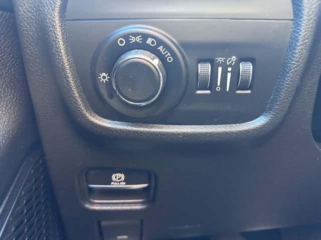 Certified 2023 Jeep Grand Cherokee Laredo image 17