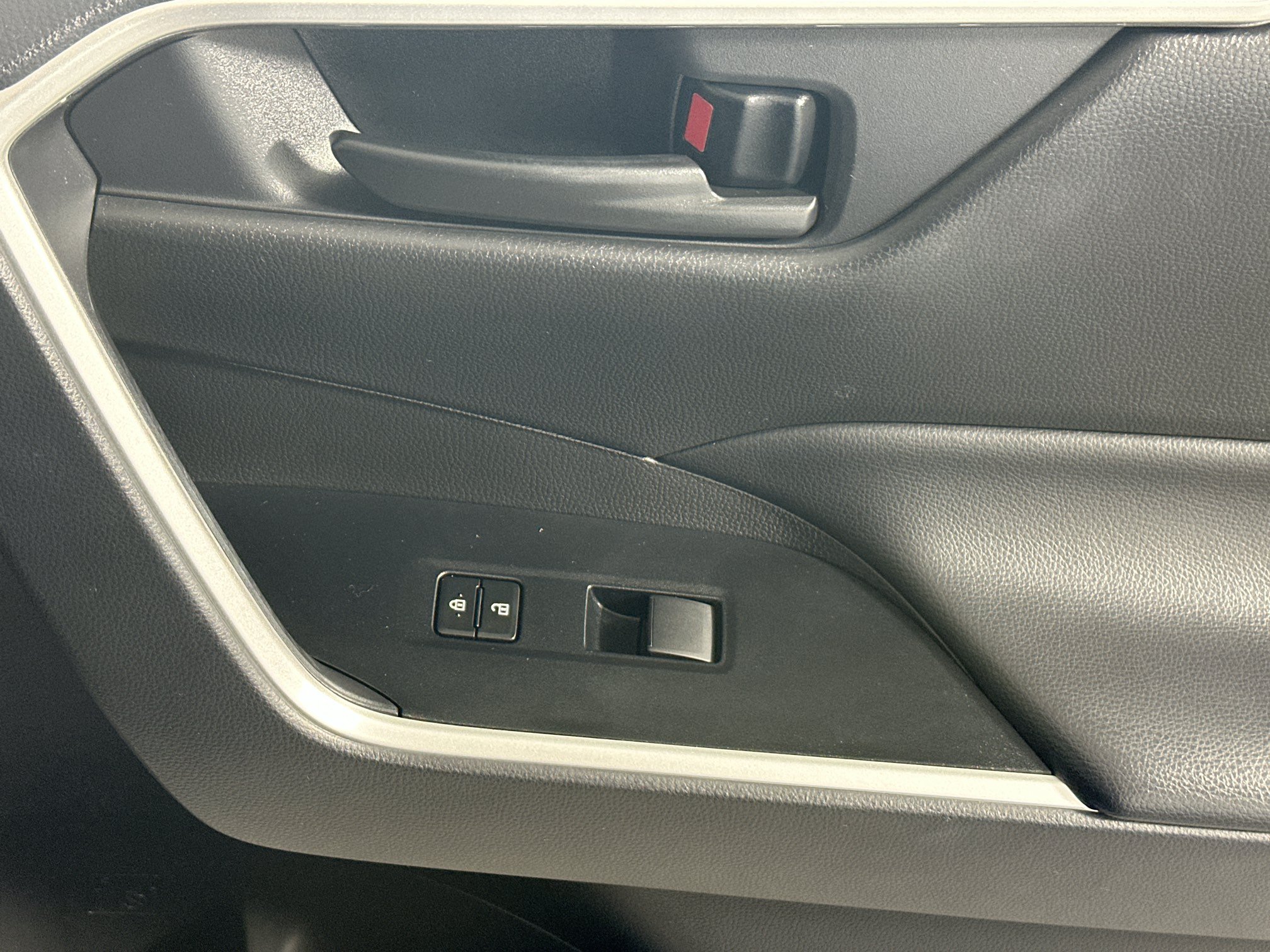 Certified 2024 Toyota RAV4 LE FWD image 28