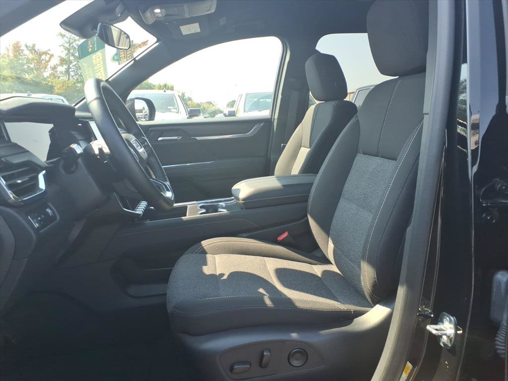 Used 2025 GMC Acadia Elevation FWD image 19