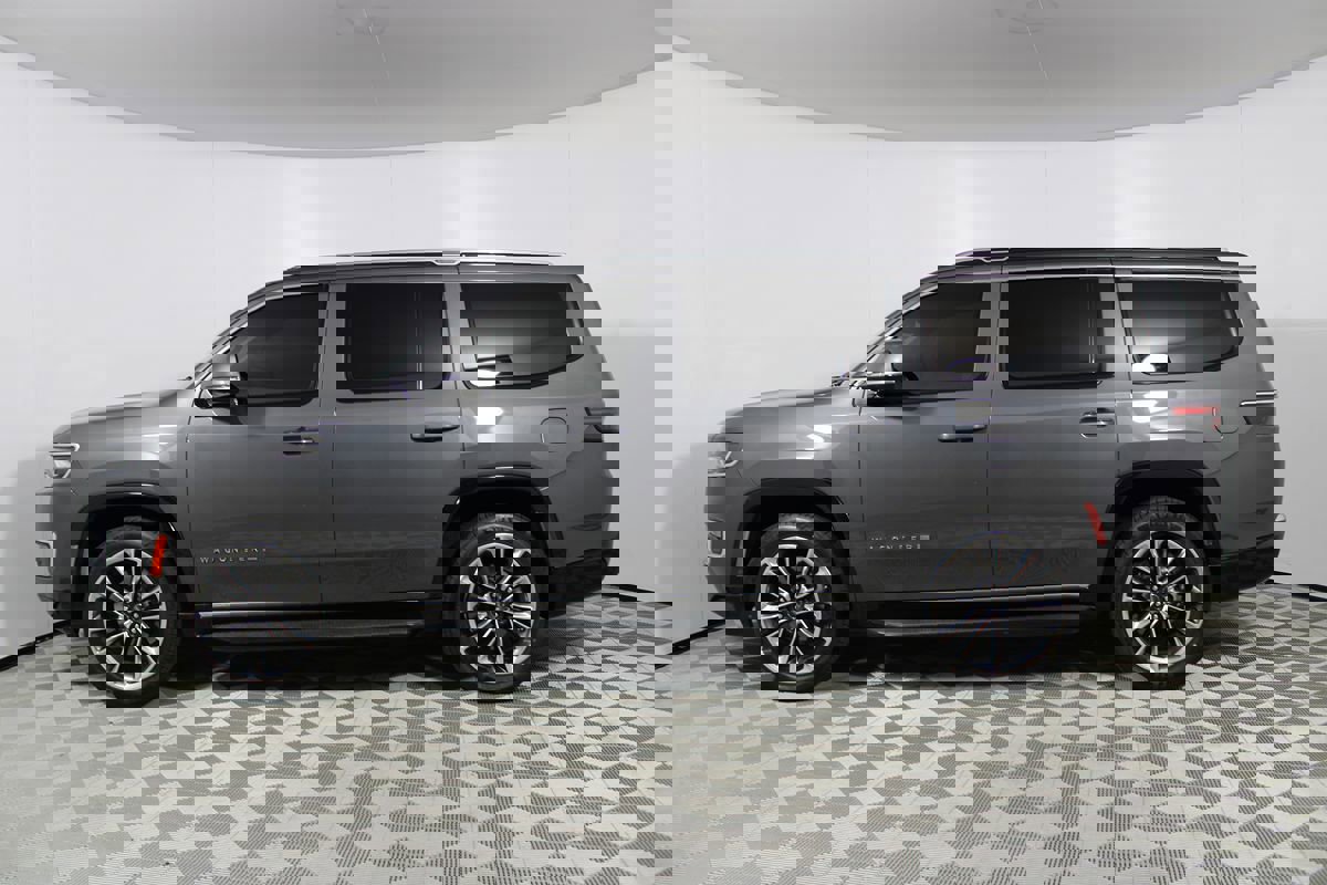 Used 2022 Jeep Wagoneer Series II w/ Premium Group I image 43