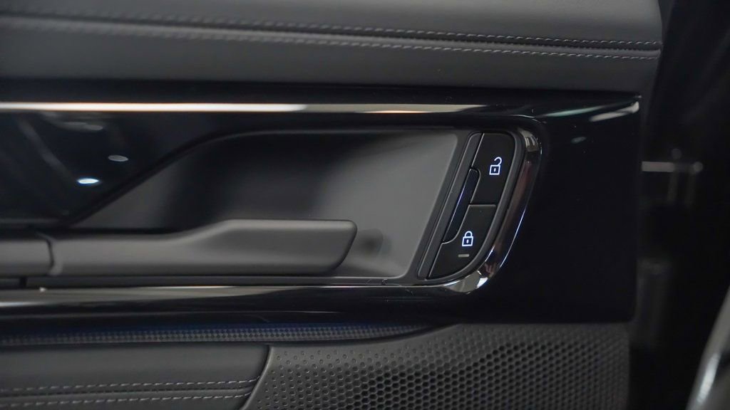 New 2025 Porsche Panamera Turbo AWD/4WD image 15