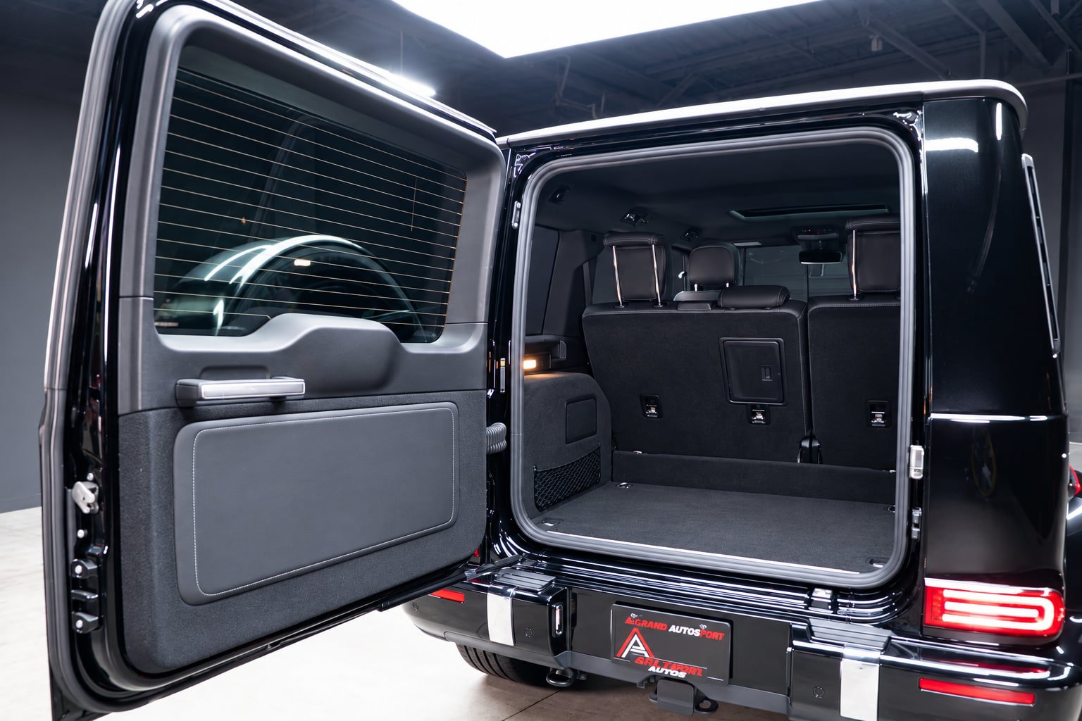 Used 2023 Mercedes-Benz G 550 image 35