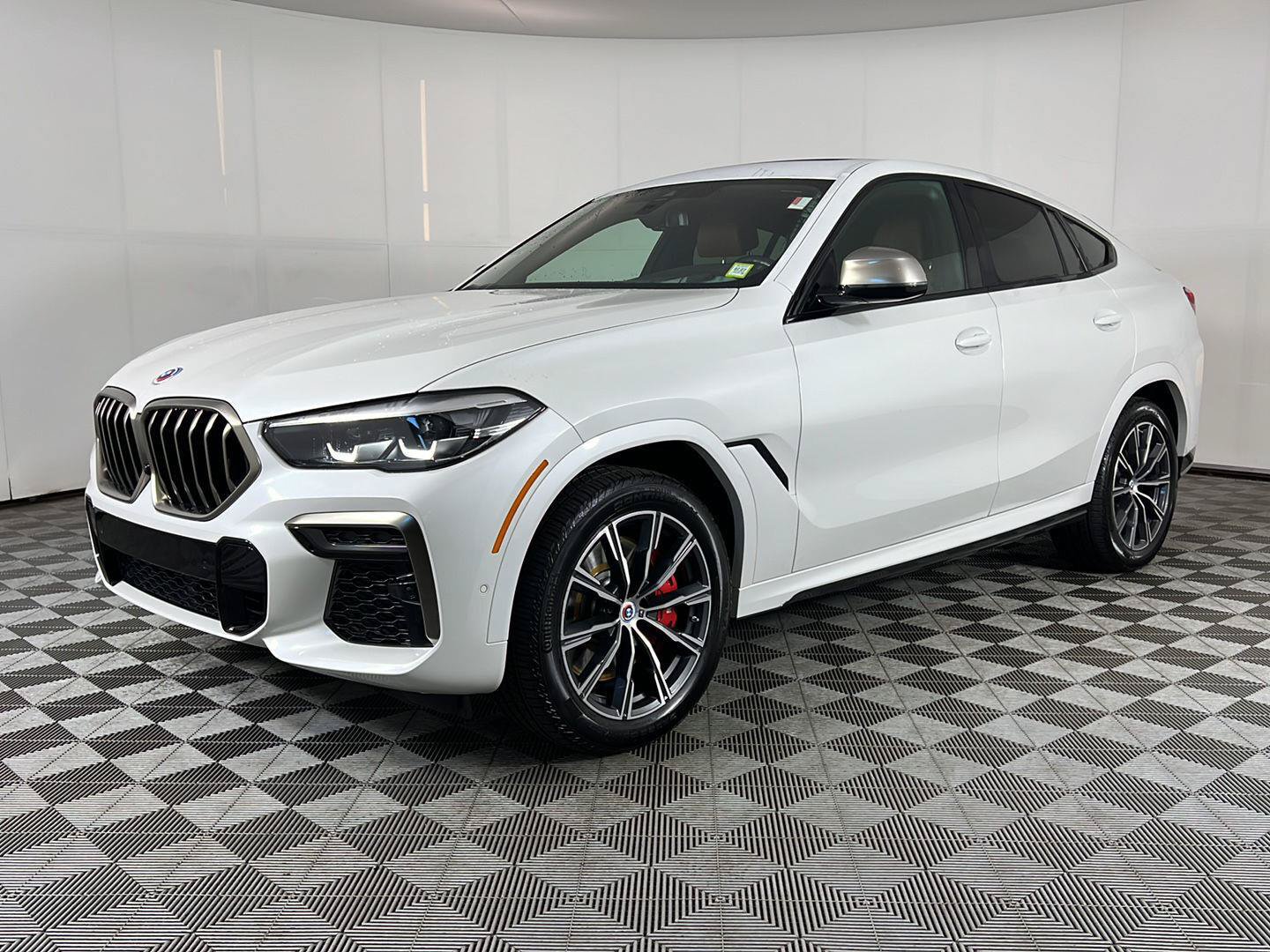 Used 2023 BMW X6 M50i w/ Climate Comfort Package AWD/4WD image 12