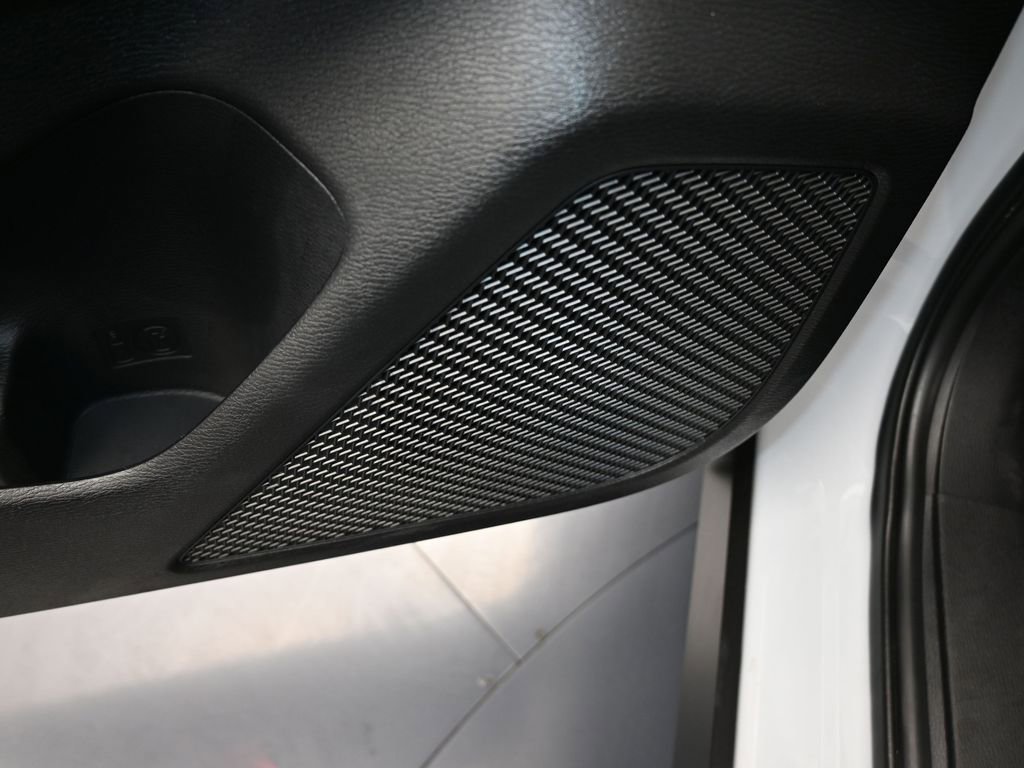 Used 2023 Mitsubishi Outlander SE image 14