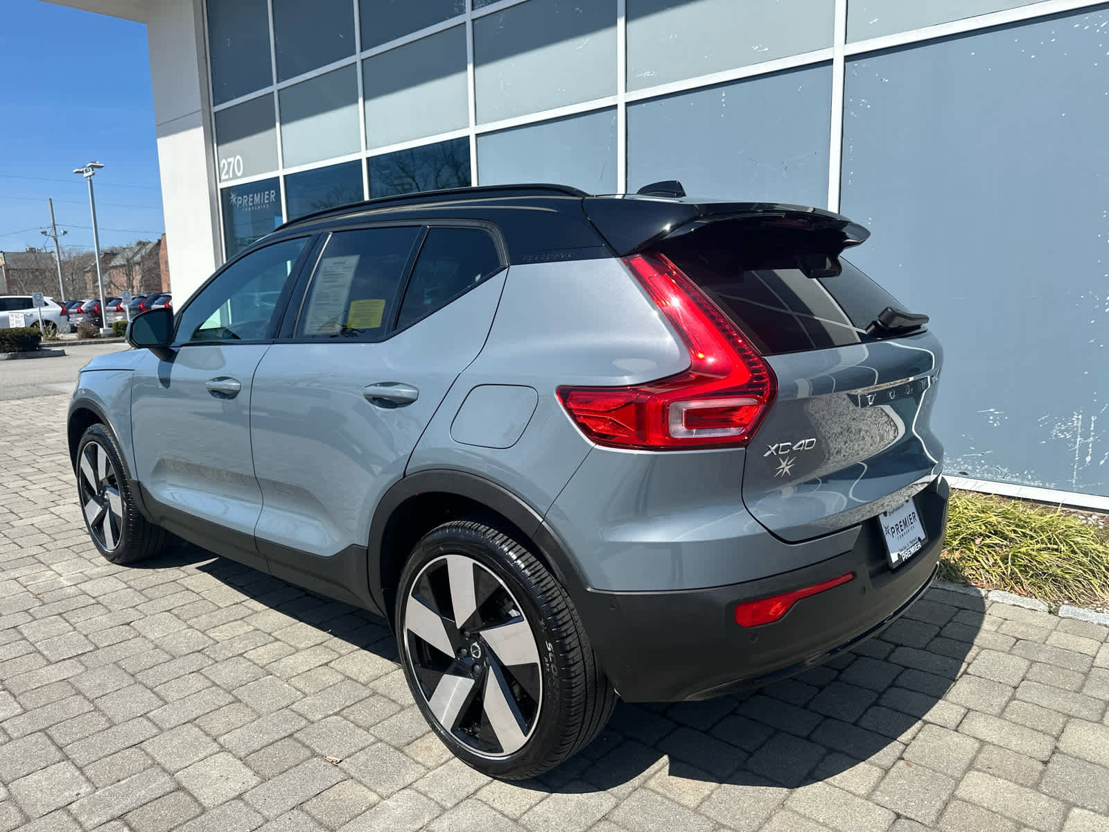 Used 2023 Volvo XC40 Recharge Ultimate w/ Protection Package Premier image 30