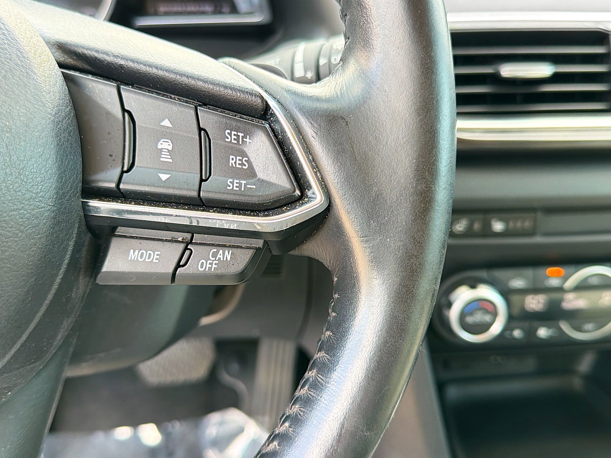 Used 2018 MAZDA MAZDA3 Grand Touring w/ Premium Equipment Package image 36