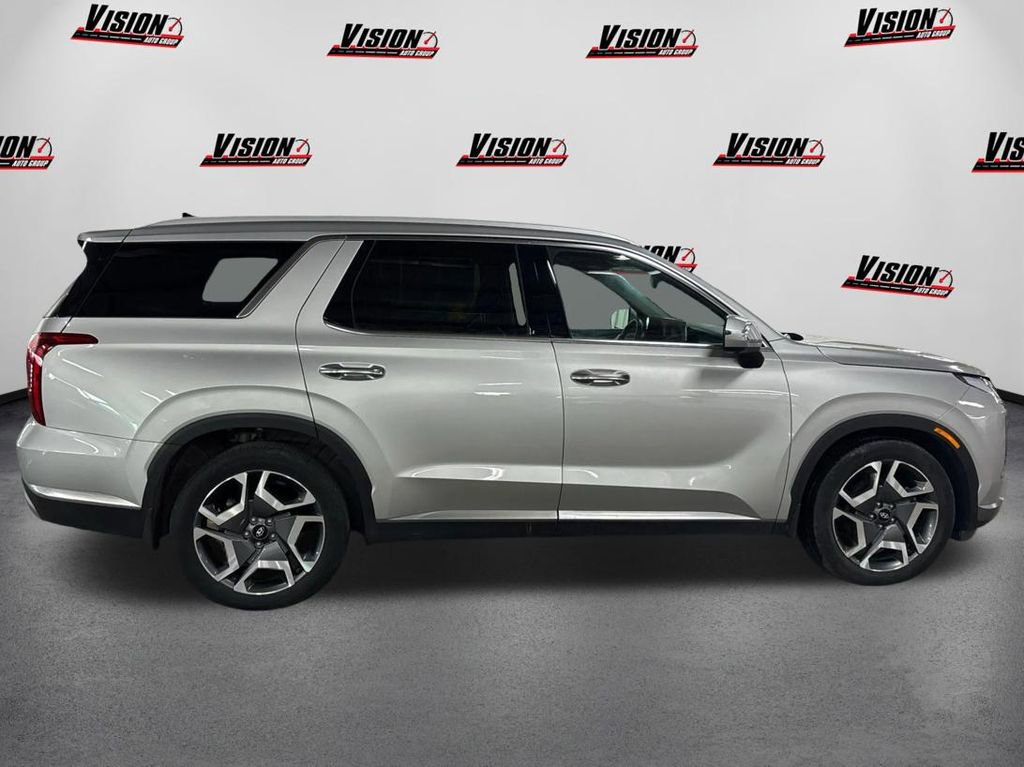 Used 2024 Hyundai Palisade Limited image 4