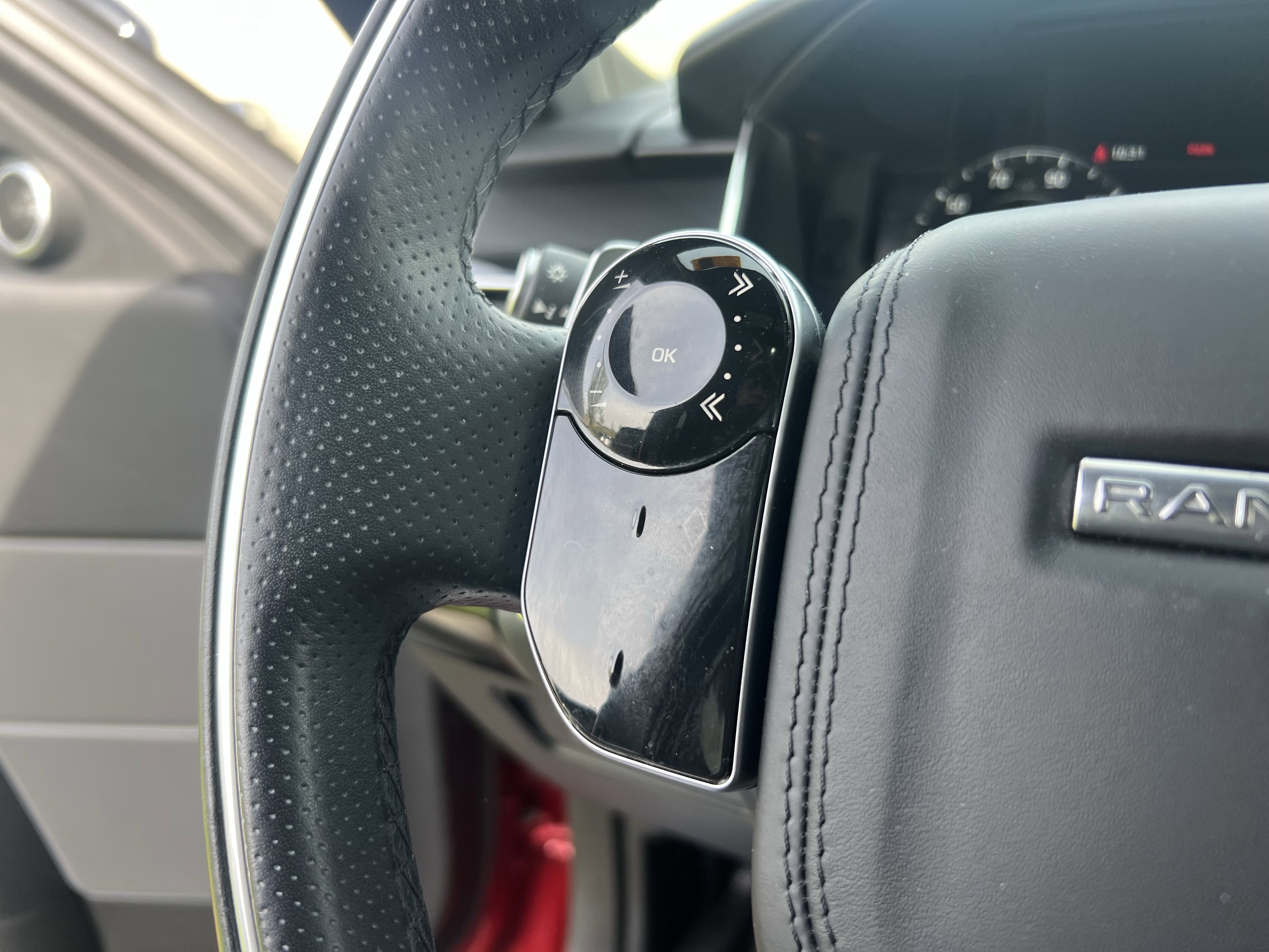 Certified 2022 Land Rover Range Rover Sport HSE Silver Edition image 20
