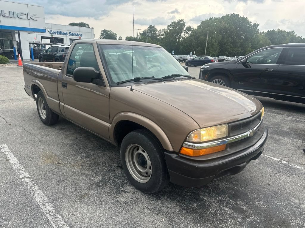 Used 2003 Chevrolet S10 Pickup 2WD Regular Cab w/ Convenience Package image 2