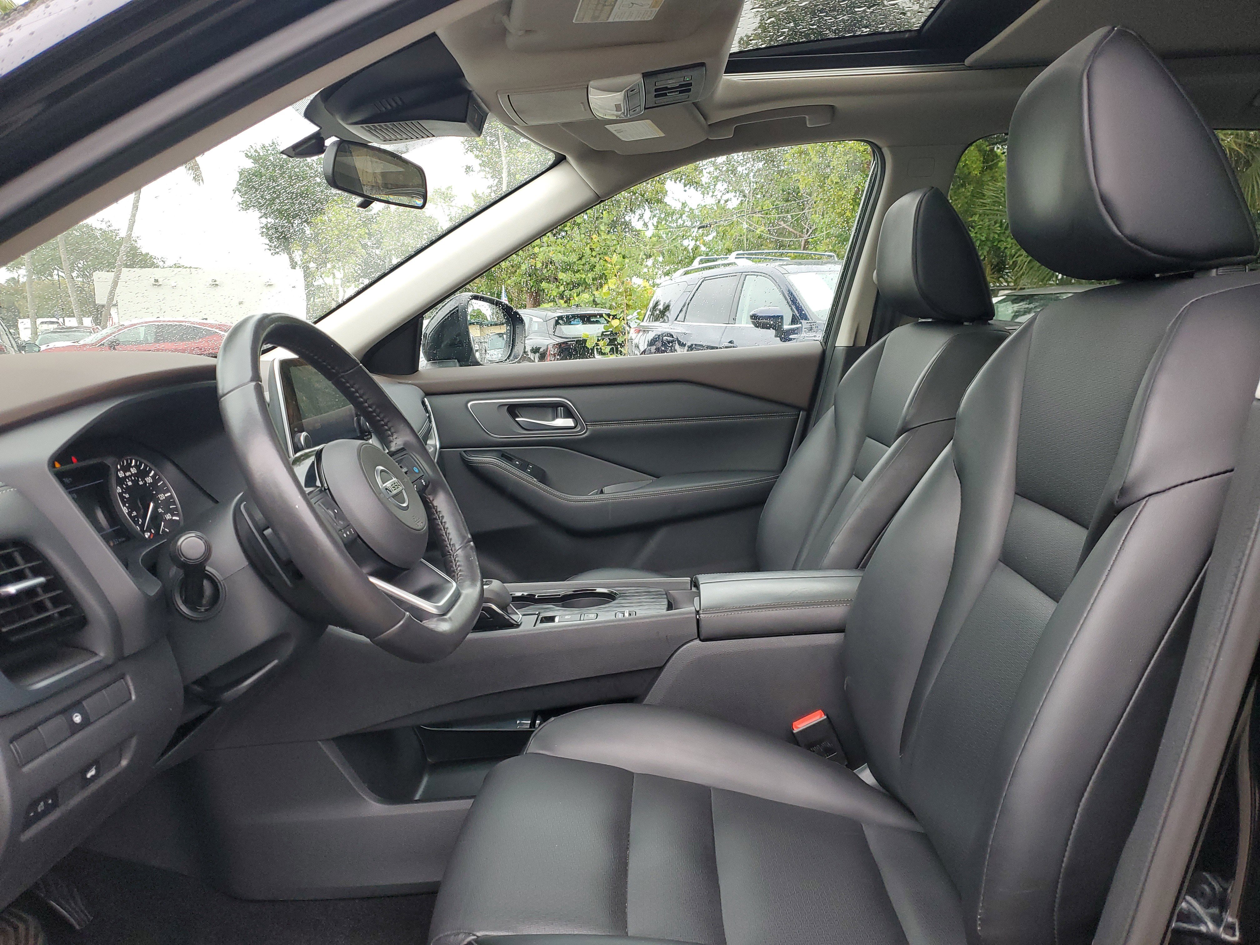 Certified 2021 Nissan Rogue SV w/ Premium Package image 10