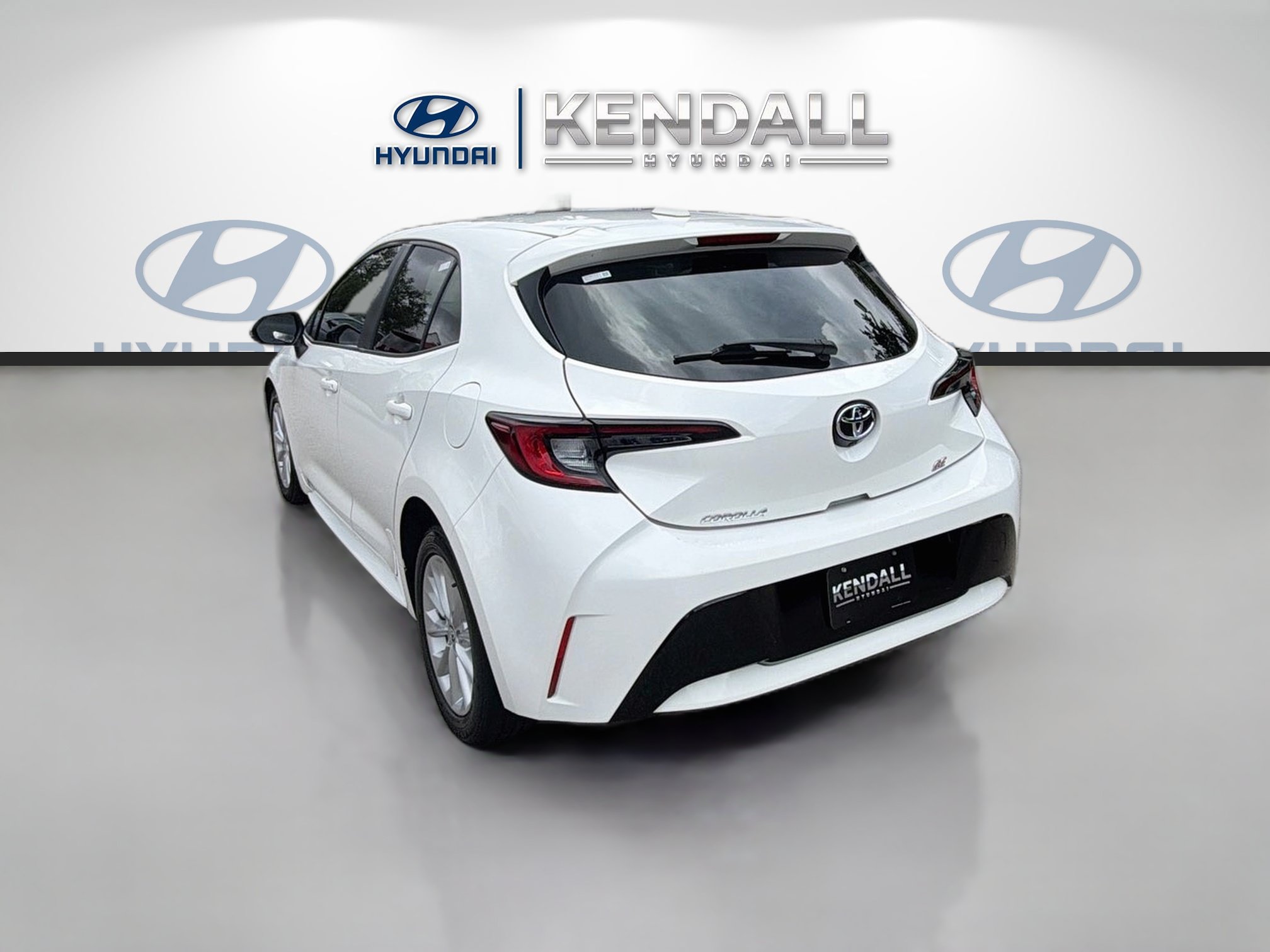 Used 2023 Toyota Corolla SE FWD image 4