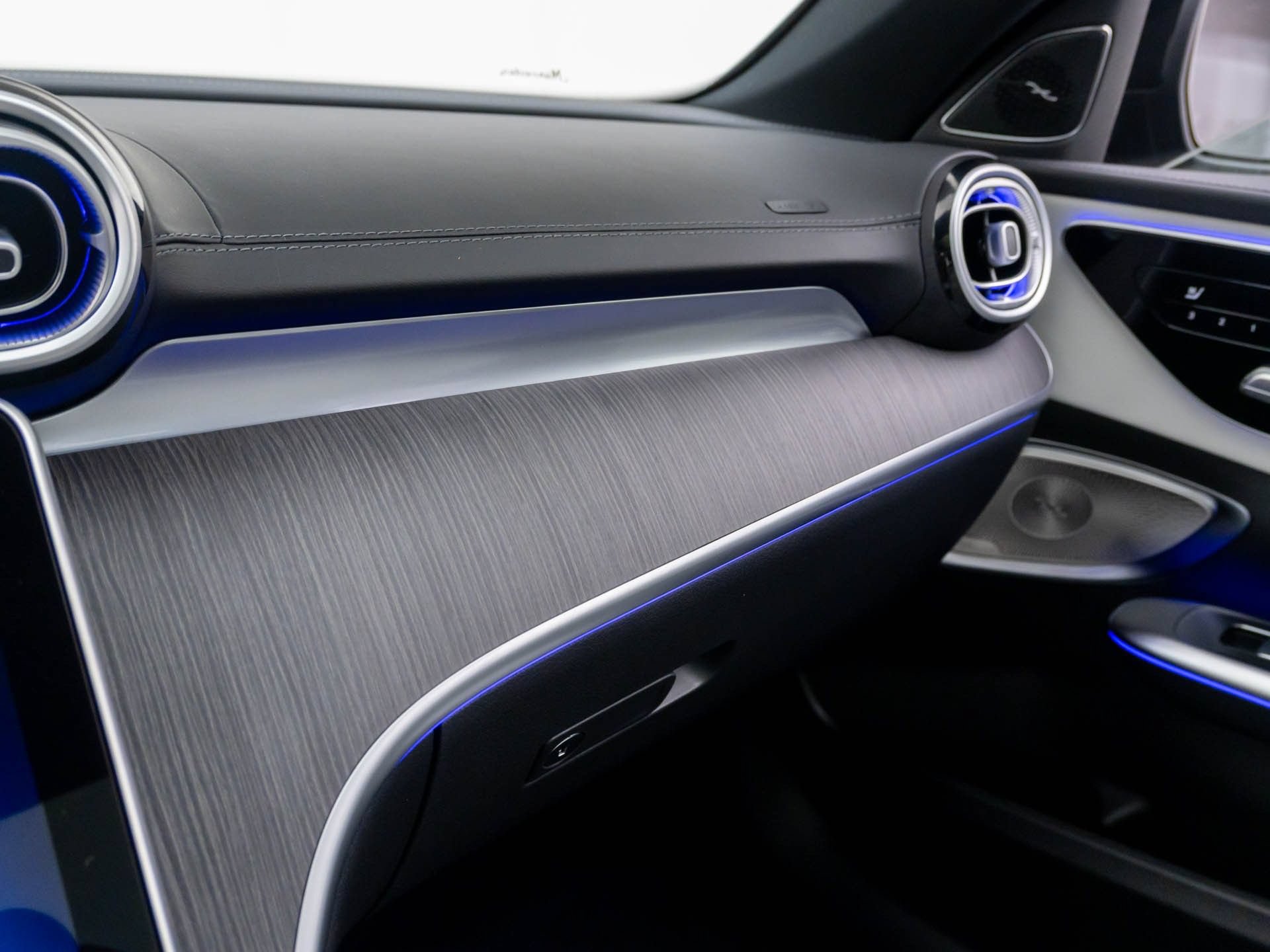 New 2026 Mercedes-Benz C 300 4MATIC Sedan image 34