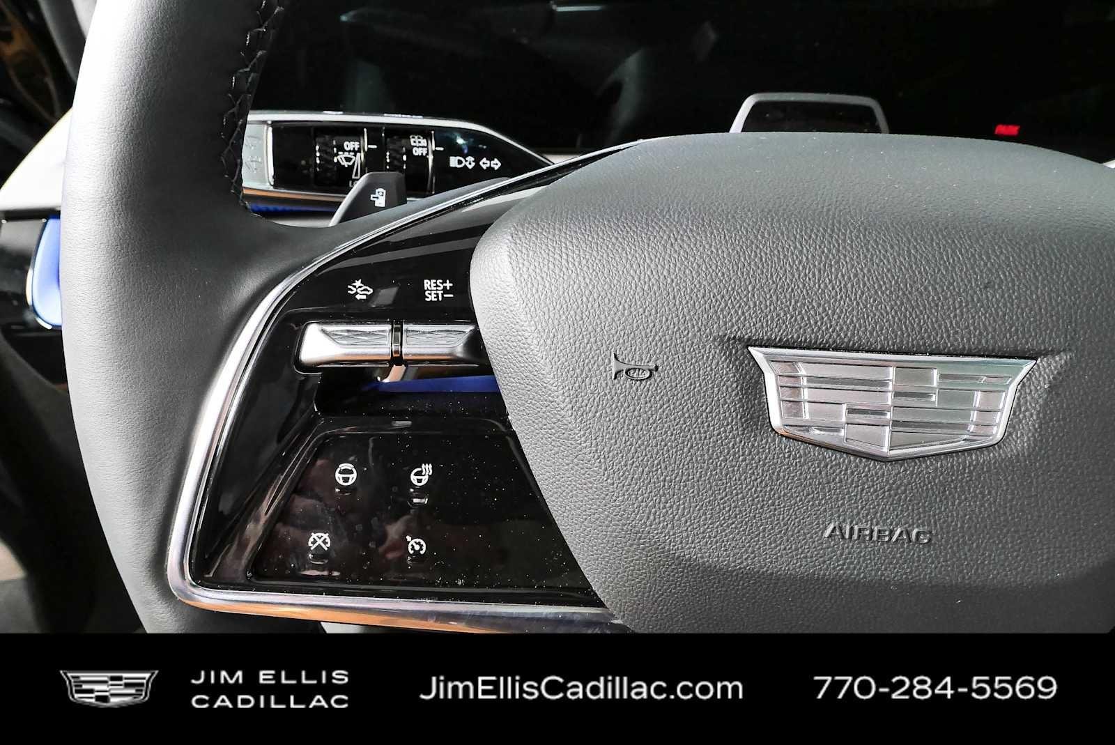 Used 2025 Cadillac Optiq Luxury 1 AWD/4WD image 11