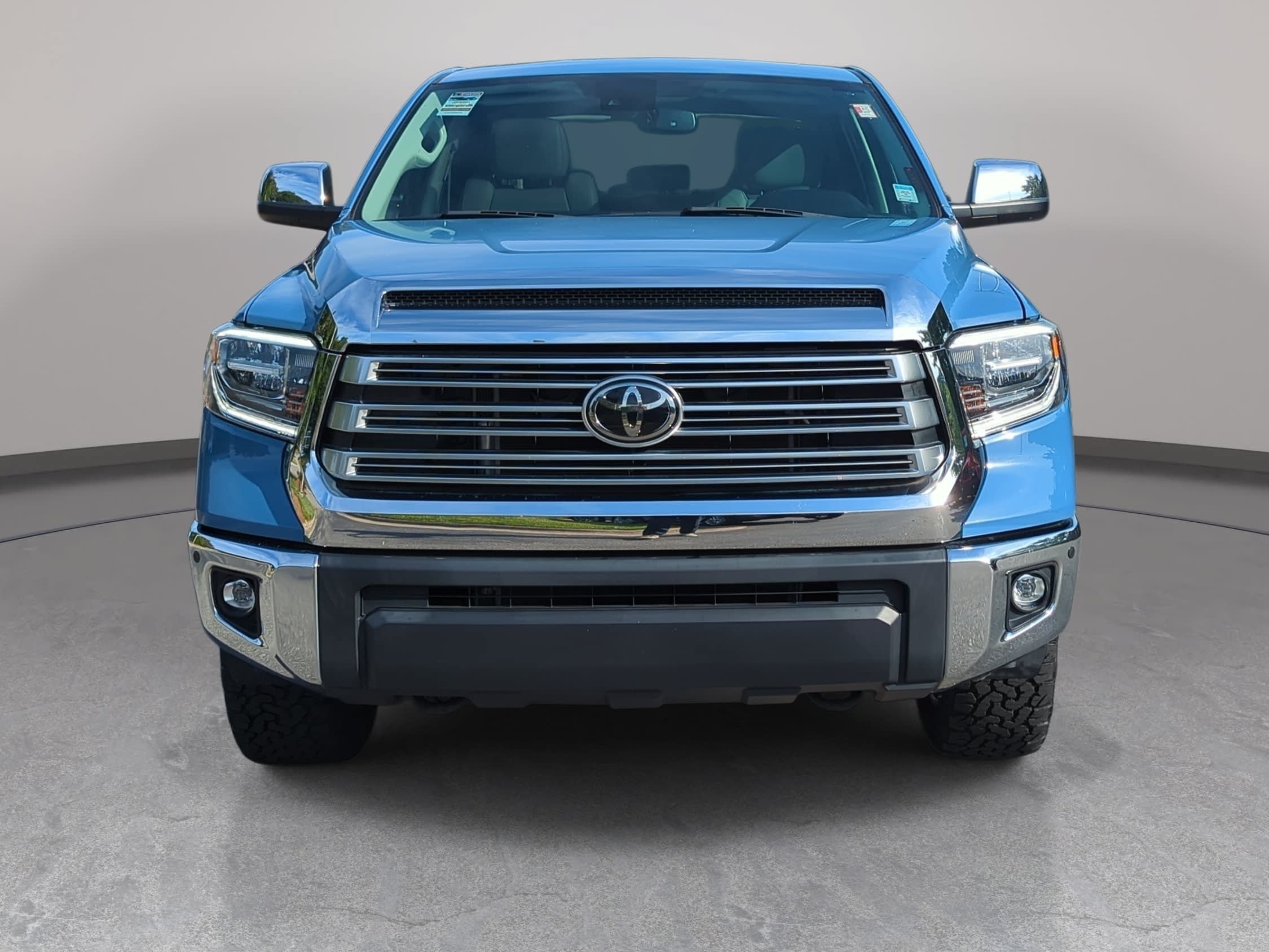 Used 2020 Toyota Tundra Limited w/ Limited Premium Package AWD/4WD image 2