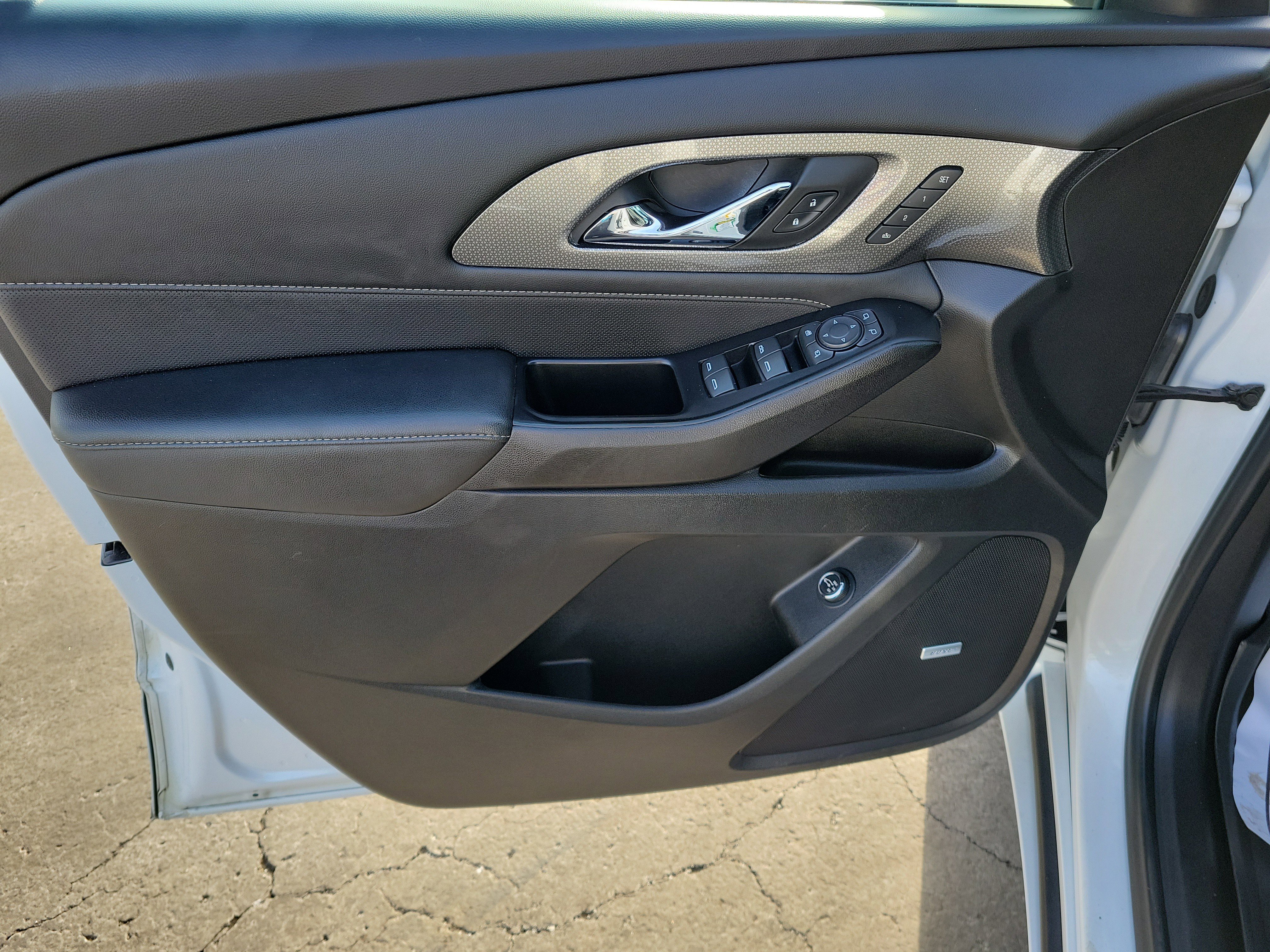 Used 2022 Chevrolet Traverse Premier w/ LPO, Floor Liner Package image 18