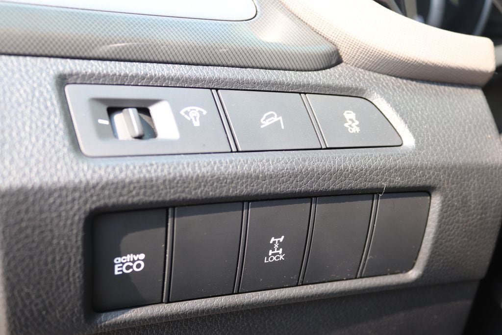 Used 2015 Hyundai Santa Fe Sport AWD/4WD image 28