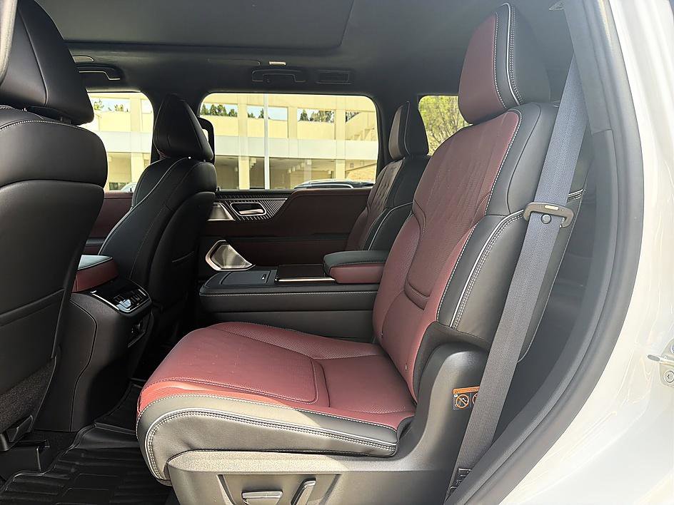 New 2026 INFINITI QX80 Autograph image 11