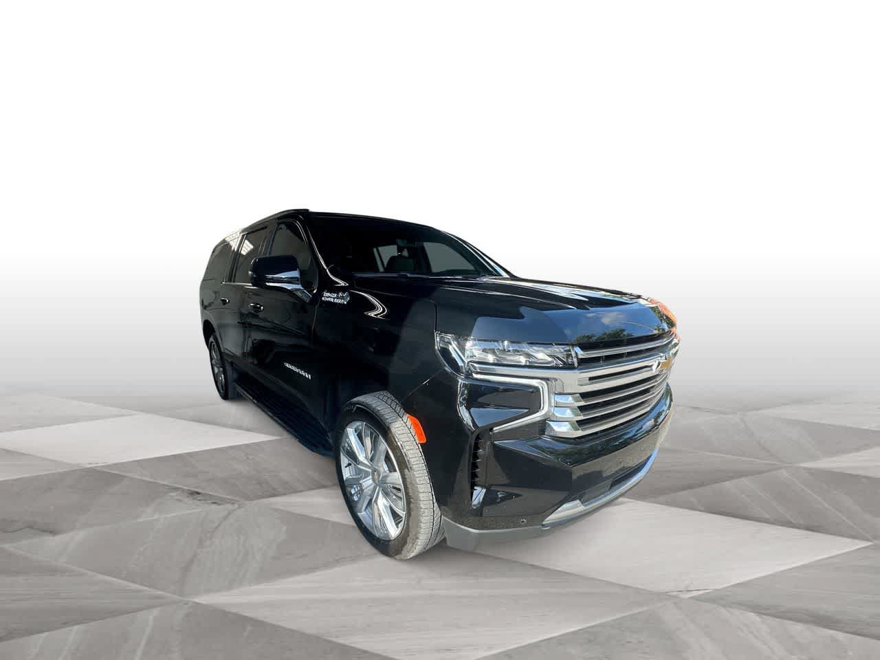 Used 2024 Chevrolet Suburban High Country AWD/4WD image 2