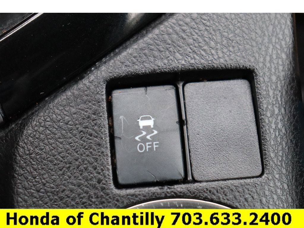 Used 2014 Toyota Corolla LE image 16