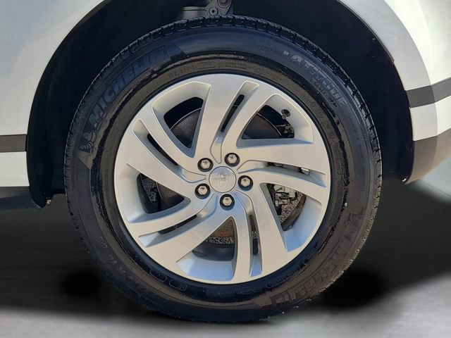 Used 2024 Land Rover Range Rover Evoque S AWD/4WD image 8