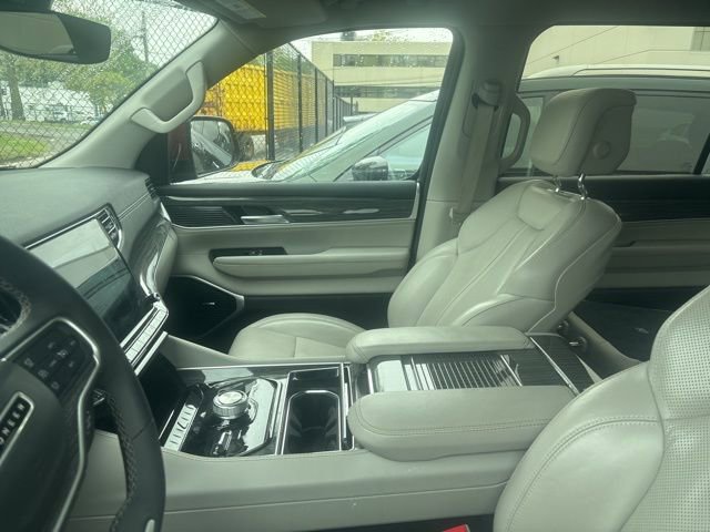 Used 2022 Jeep Wagoneer Series II w/ Premium Group I AWD/4WD image 4
