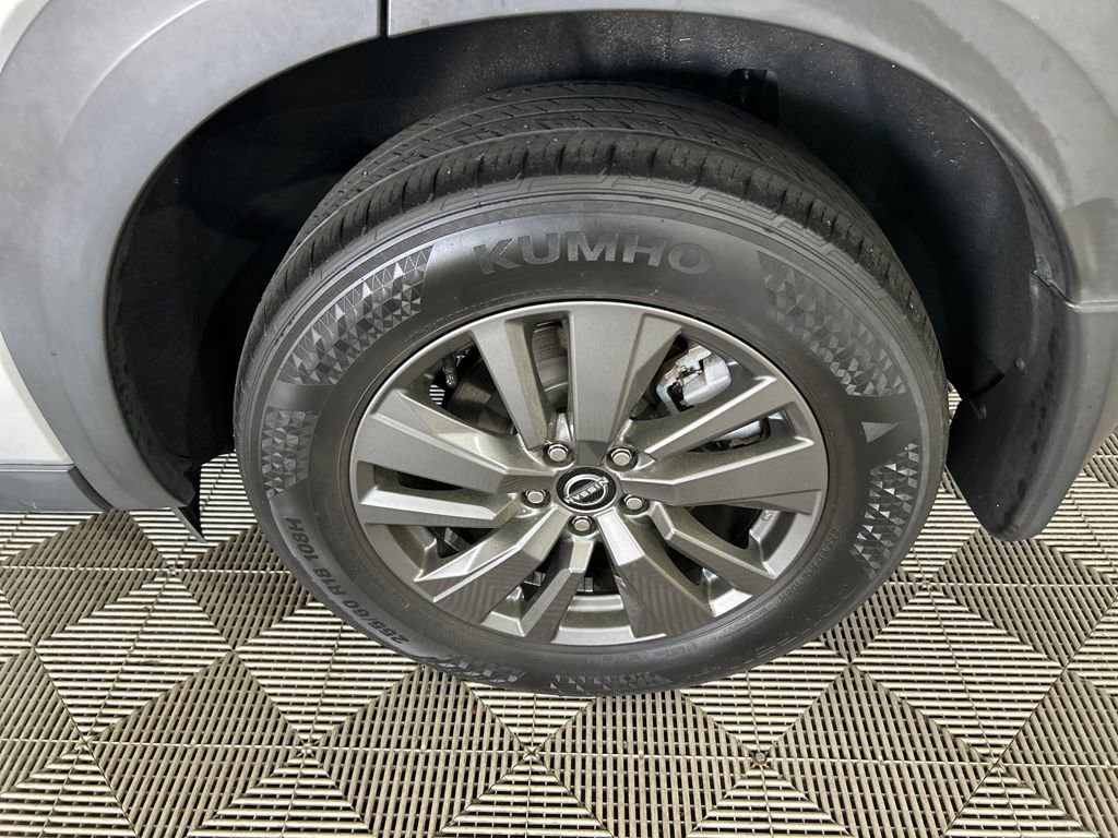 Used 2022 Nissan Pathfinder SV w/ SV Black Package image 10