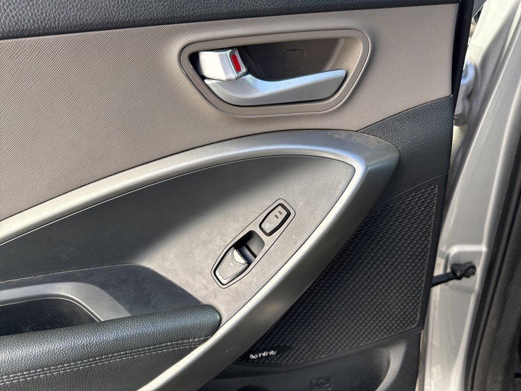 Used 2017 Hyundai Santa Fe SE w/ SE Ultimate Tech Package 03 image 25