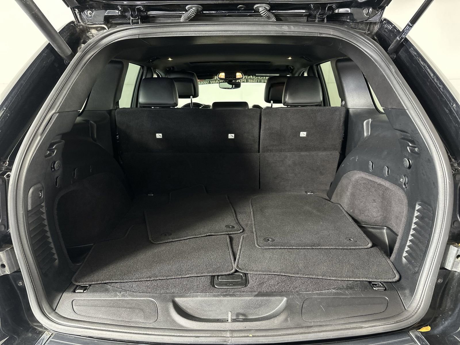 Used 2020 Jeep Grand Cherokee Limited w/ Trailer Tow Group IV AWD/4WD image 24