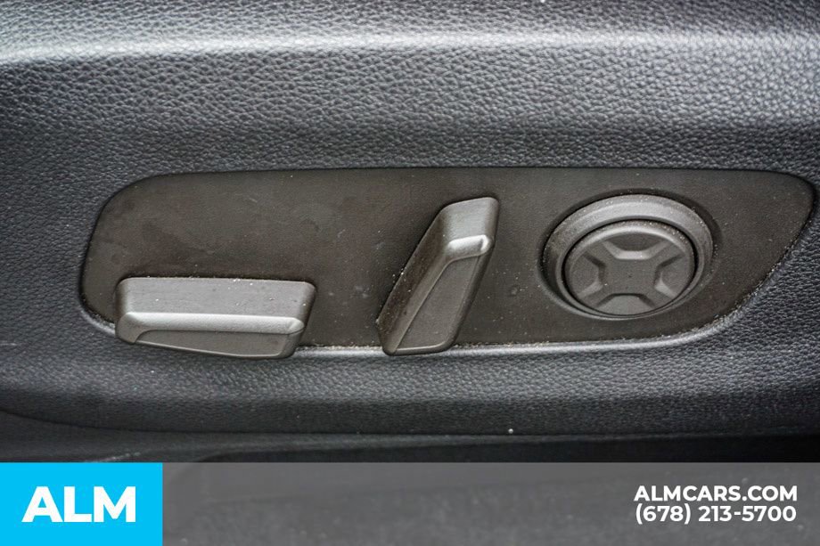 Used 2025 Kia Carnival FWD image 55