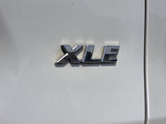 Used 2021 Toyota RAV4 XLE Premium image 32