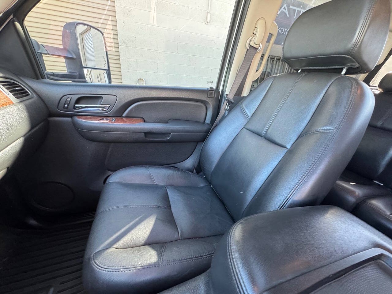 Used 2007 GMC Sierra 3500 SLT w/ Entertainment Package AWD/4WD image 34